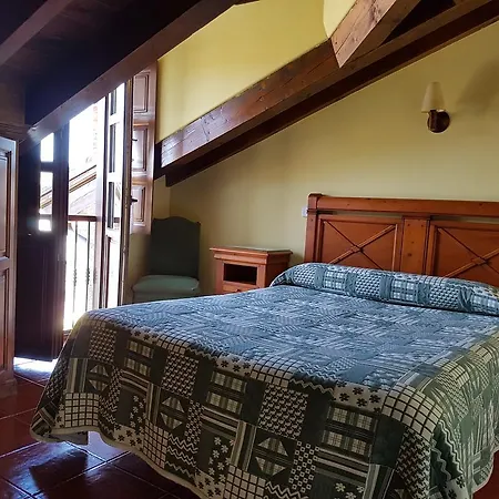 El Pedroso Hotel *